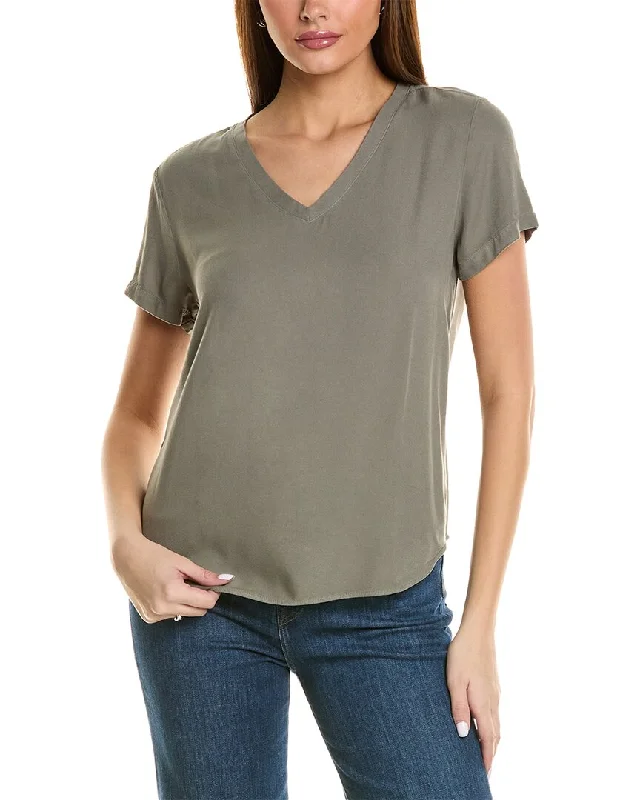 Printed T-ShirtsBella Dahl V-Neck T-Shirt